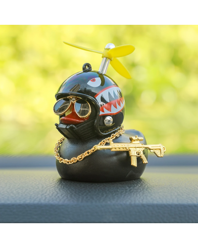 Cool Duck Чорне каченя в шоломі "Акула"
