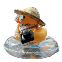 Cool Duck Жовте каченя в капелюсі з камерою та кругом для плавання